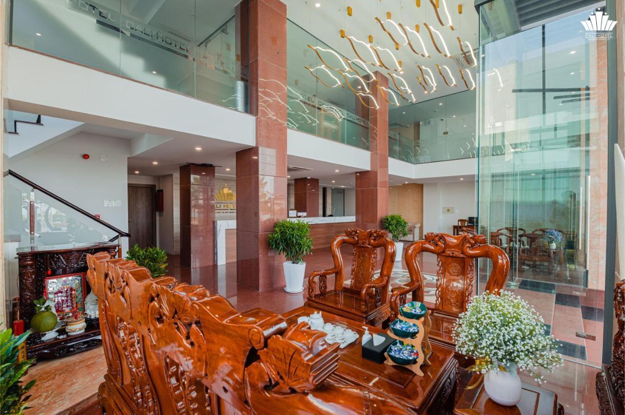Cali Hotel Куи Нхон Екстериор снимка