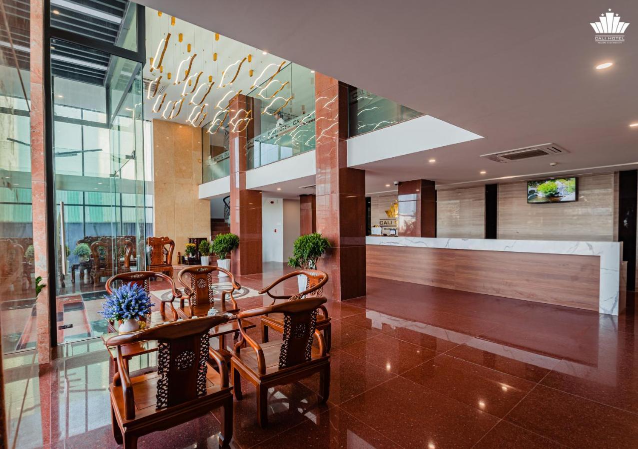 Cali Hotel Куи Нхон Екстериор снимка