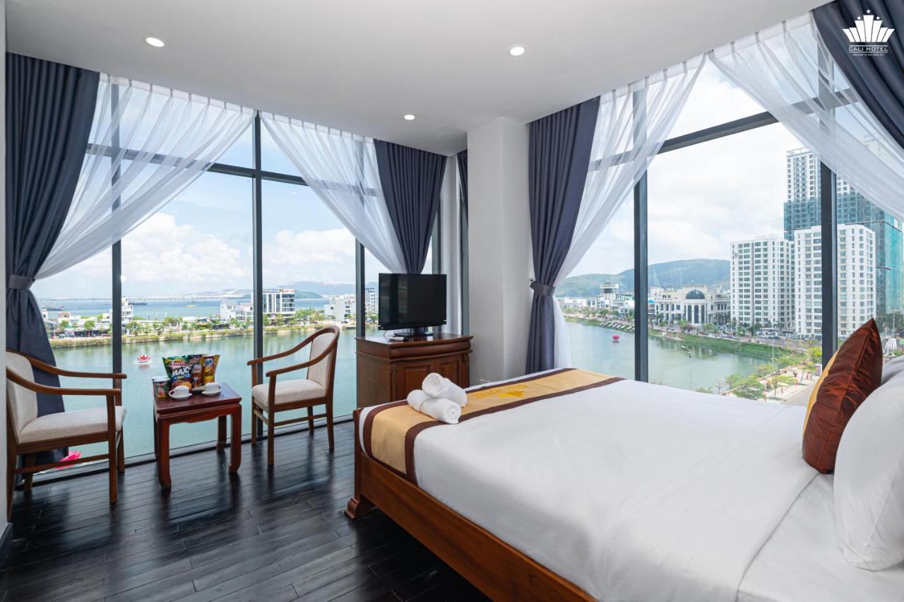 Cali Hotel Куи Нхон Екстериор снимка