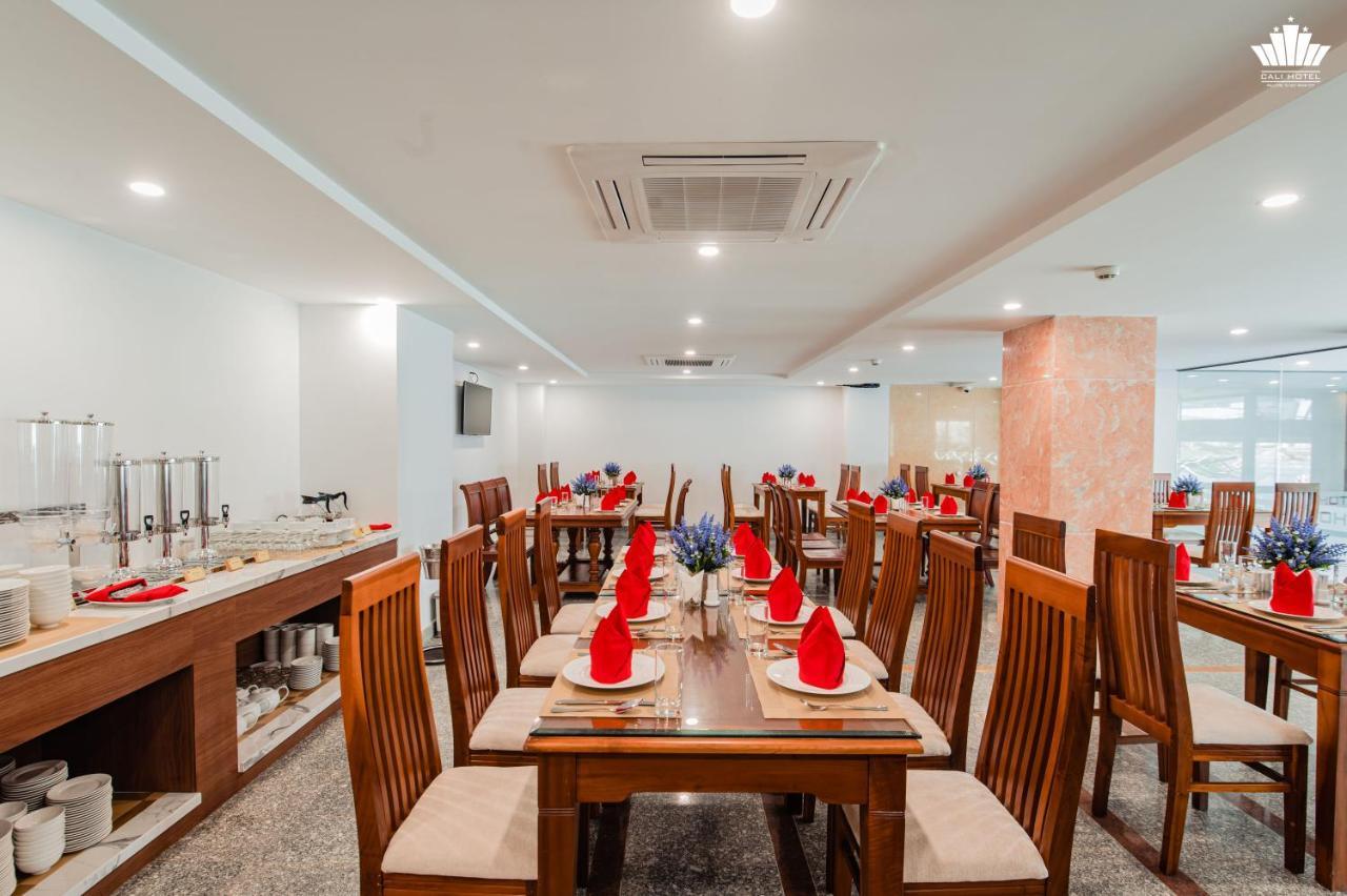 Cali Hotel Куи Нхон Екстериор снимка