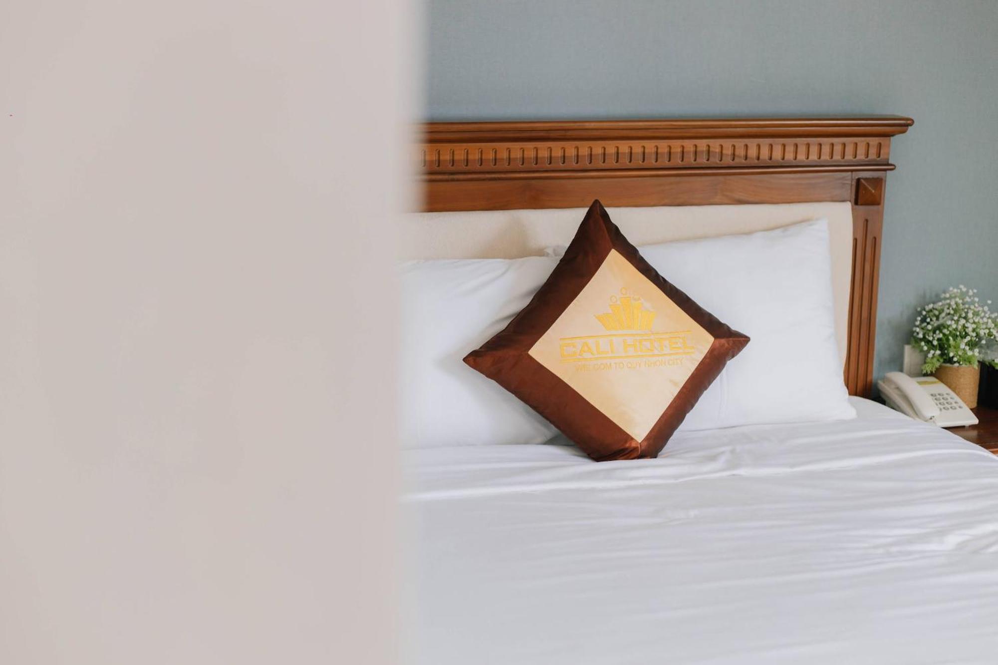 Cali Hotel Куи Нхон Екстериор снимка