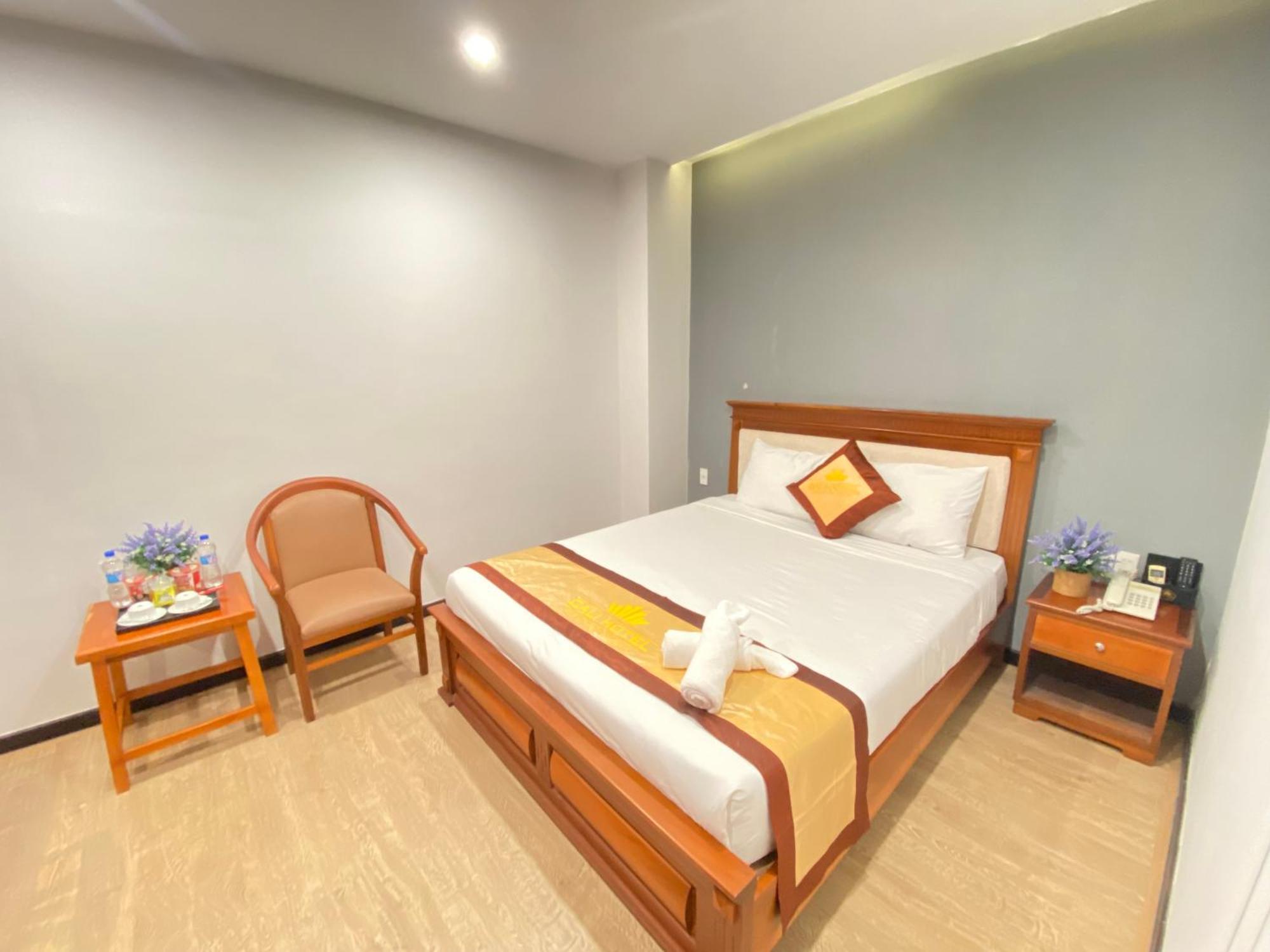 Cali Hotel Куи Нхон Екстериор снимка